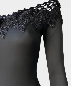 Alternative view of Strega